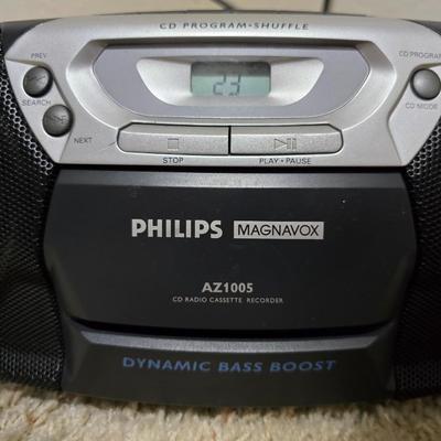 Magnavox 19" Flat-Screen TV & Philips Magnavox CD Cassette Boombox