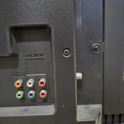 Magnavox 19" Flat-Screen TV & Philips Magnavox CD Cassette Boombox