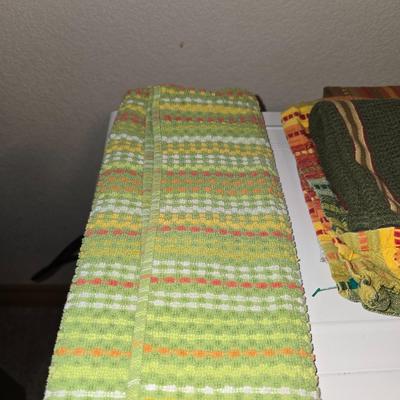 Proctor Silex 700W Compact Microwave Oven (Model PS-P70T20AL-V1W)