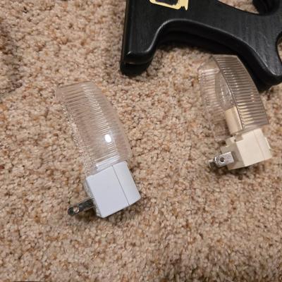 Display Easels, Extension Cords & Miscellaneous Hardware