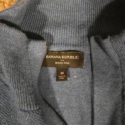 Men's Medium Sweaters & Scarf Bundle – 7 Pieces