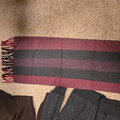 Men's Medium Sweaters & Scarf Bundle – 7 Pieces