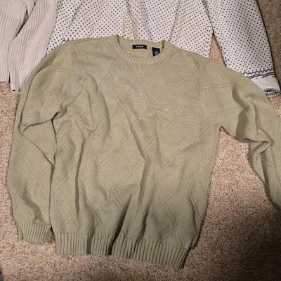 Men’s Sweaters & Scarf Lot