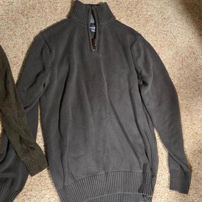 Men’s Sweaters & Scarf Lot