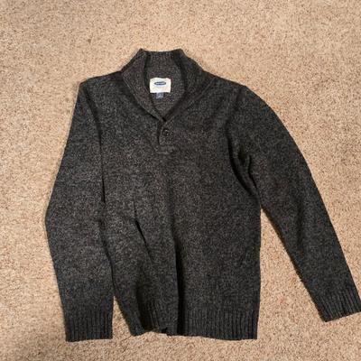 Men’s Sweaters & Scarf Lot