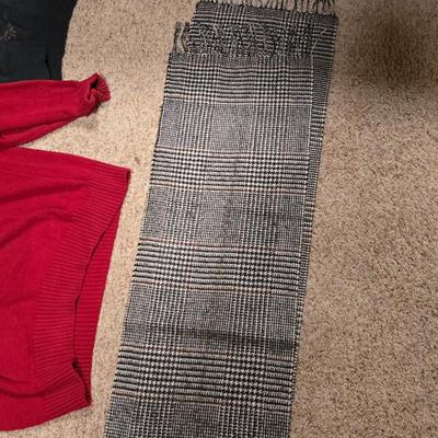 Lot of 6 Vintage & Fair Isle Men’s Sweaters + Scarf