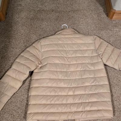 Men’s Winter Outerwear & Accessories Lot – Jackets, Scarves, Beanies & Gloves