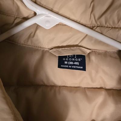 Men’s Winter Outerwear & Accessories Lot – Jackets, Scarves, Beanies & Gloves