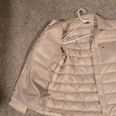 Men’s Winter Outerwear & Accessories Lot – Jackets, Scarves, Beanies & Gloves