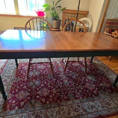Ethan Allen Solid Wood Dining Table with 4 Windsor Back Chairs – Made in America
