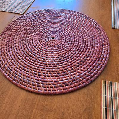 Ethan Allen Solid Wood Dining Table with 4 Windsor Back Chairs – Made in America