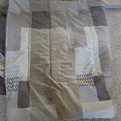 Royal Velvet Tan Quilted Coverlet and comforter