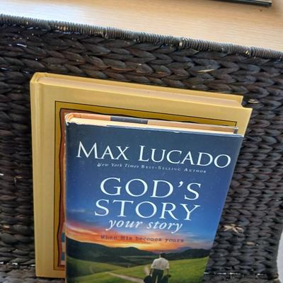 Mid-Century Side Table, Wood Lamp & Metal Magazine Rack Lot