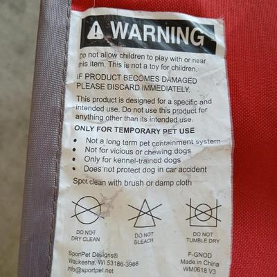 Portable Pet Carrier – Red & Gray with Ventilated Mesh Top with 16 panels of small fencing