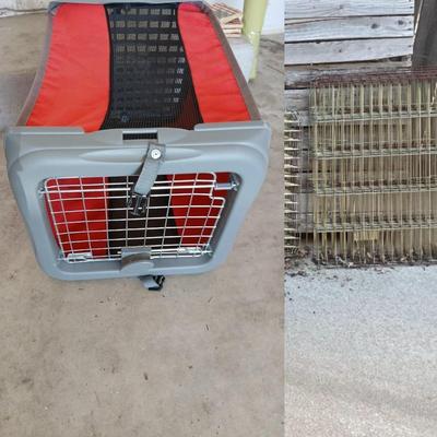 Portable Pet Carrier – Red & Gray with Ventilated Mesh Top with 16 panels of small fencing