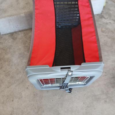 Portable Pet Carrier – Red & Gray with Ventilated Mesh Top with 16 panels of small fencing