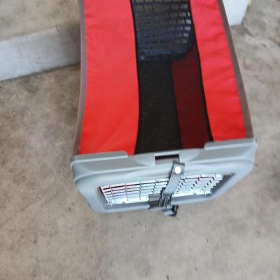Portable Pet Carrier – Red & Gray with Ventilated Mesh Top with 16 panels of small fencing