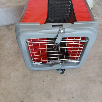 Portable Pet Carrier – Red & Gray with Ventilated Mesh Top with 16 panels of small fencing