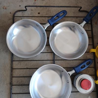 Camp Kitchen Cookware & Utensil Lot