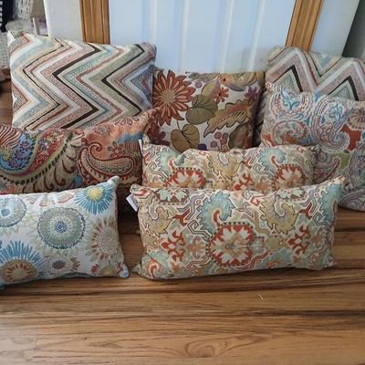 Decorative Throw Pillow Lot – 8 Assorted Patterns