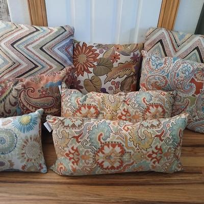 Decorative Throw Pillow Lot – 8 Assorted Patterns
