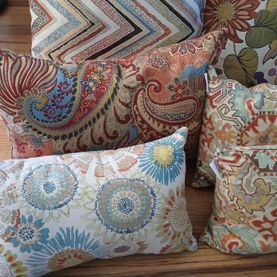 Decorative Throw Pillow Lot – 8 Assorted Patterns