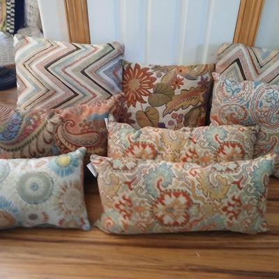 Decorative Throw Pillow Lot – 8 Assorted Patterns