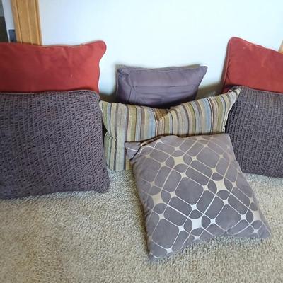 Decorative Pillow Lot – Earthy Tones & Textured Fabrics (Set of 7)