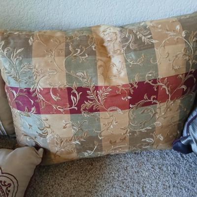 Decorative Throw Pillow Lot – Burgundy, Taupe & Plum Tones (Set of 6)