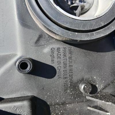 Subaru Crosstrek Carpet Floor Mats & GMC Sierra or Chevy Silverado Headlight Pair – Lot