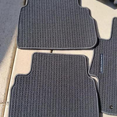 Subaru Crosstrek Carpet Floor Mats & GMC Sierra or Chevy Silverado Headlight Pair – Lot