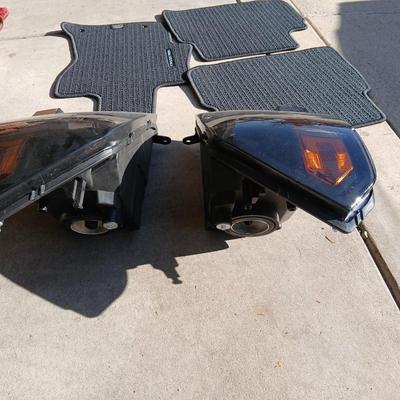 Subaru Crosstrek Carpet Floor Mats & GMC Sierra or Chevy Silverado Headlight Pair – Lot