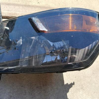 Subaru Crosstrek Carpet Floor Mats & GMC Sierra or Chevy Silverado Headlight Pair – Lot