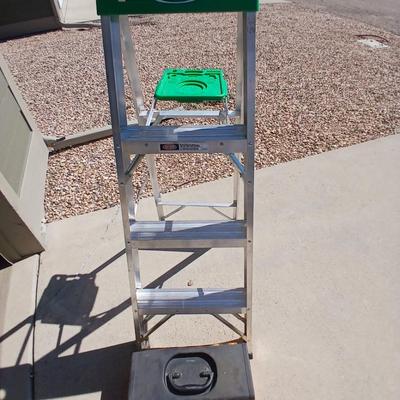 Like new Werner 4' Aluminum Step Ladder & Tool Set