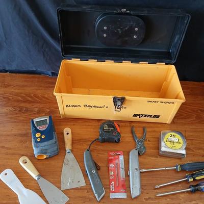 Like new Werner 4' Aluminum Step Ladder & Tool Set