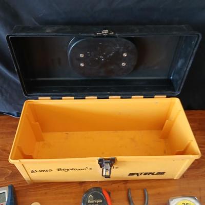 Like new Werner 4' Aluminum Step Ladder & Tool Set