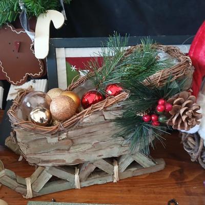 Christmas Cheer Décor & Gift Wrap Collection