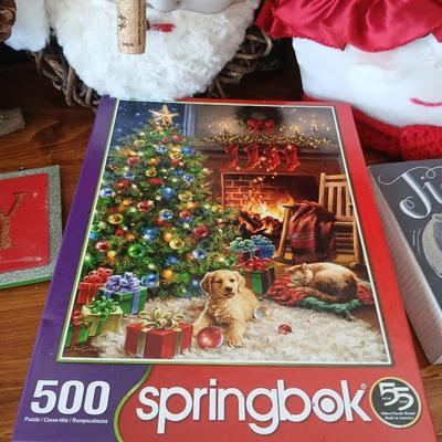 Christmas Cheer Décor & Gift Wrap Collection