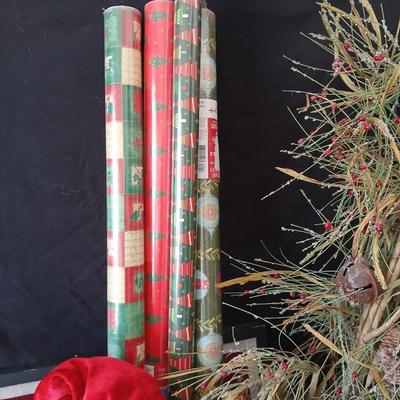 Christmas Cheer Décor & Gift Wrap Collection