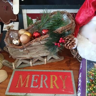 Christmas Cheer Décor & Gift Wrap Collection