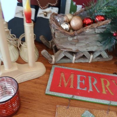 Christmas Cheer Décor & Gift Wrap Collection