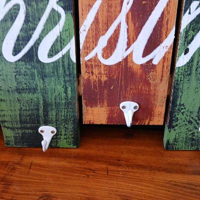 Merry Christmas Wall Art - with hooks & Décor Bundle