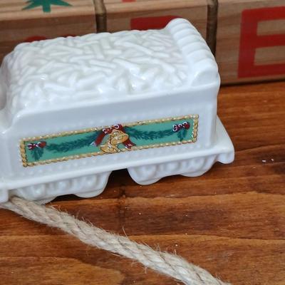 Merry Christmas Wall Art - with hooks & Décor Bundle