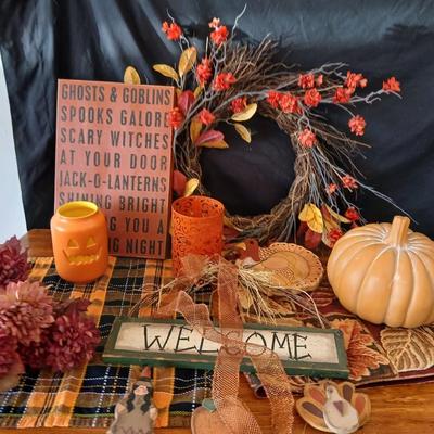 Fall & Halloween Décor Assortment