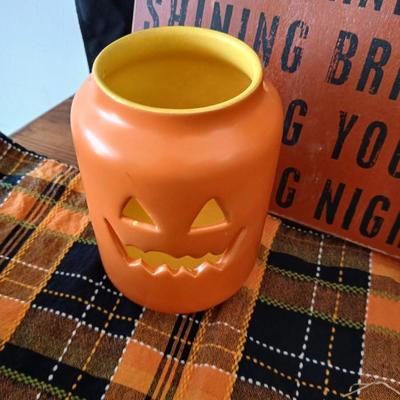 Fall & Halloween Décor Assortment