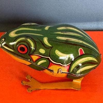 D.R.G.M. 1940's German - US Zone tin litho wind-up toy frog