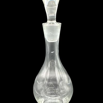 14” liquor decanter and assortment of glasses