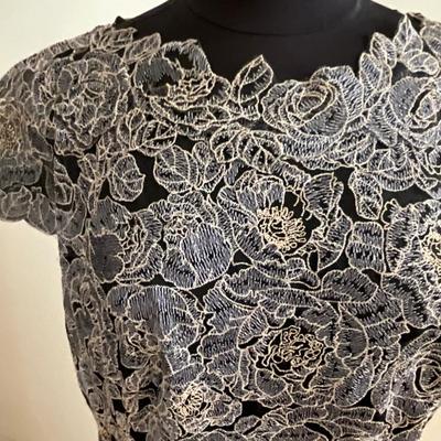 Beautiful Tadashi Shoji dress, size 16