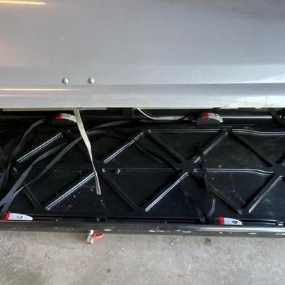 Thule Evolutions 100 roof box