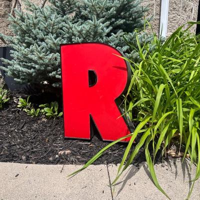R Red Sign